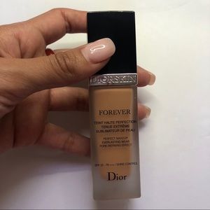 DIOR Forever Foundation (040)